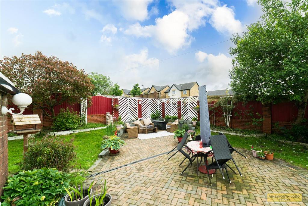 Large rear garden