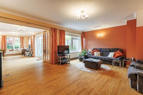 75 Thornhill, North Weald, Epping, CM16 6DW