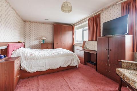 75 Thornhill, North Weald, Epping, CM16 6DW