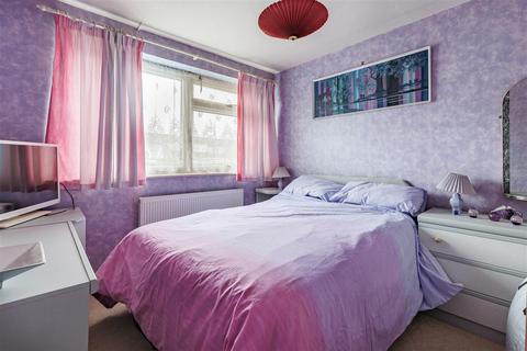 75 Thornhill, North Weald, Epping, CM16 6DW