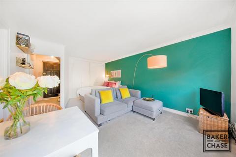 Studio for sale, Dunraven Drive, Enfield EN2