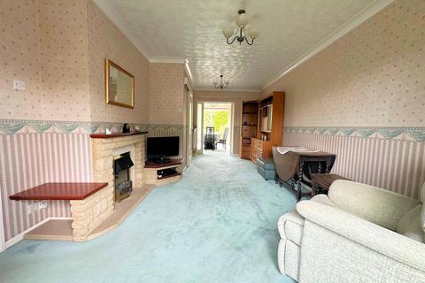 3 bedroom semi-detached house for sale, Craigwell Avenue, Aylesbury HP21