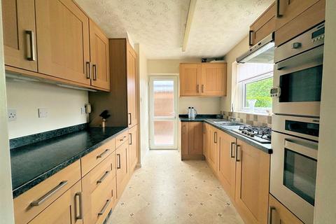 3 bedroom semi-detached house for sale, Craigwell Avenue, Aylesbury HP21