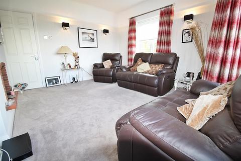 3 bedroom flat for sale, Hollywood Court,Deacons Hill Road, Elstree