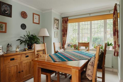 4 bedroom detached house for sale, Harwood Park, Redhill