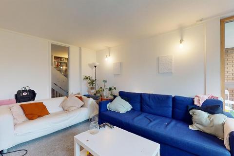 3 bedroom flat for sale, Blantyre Walk, Worlds End Estate, London SW10