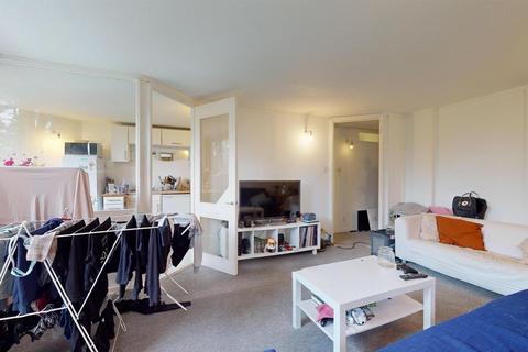 3 bedroom flat for sale, Blantyre Walk, Worlds End Estate, London SW10