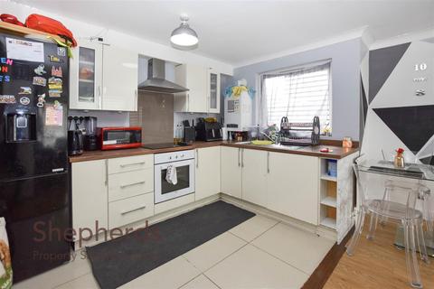 2 bedroom flat for sale, Blindmans Lane, Cheshunt EN8