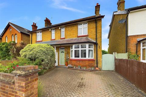 4 bedroom semi-detached house for sale, Kings Road, Walton-On-Thames