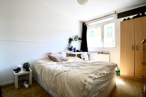 4 bedroom flat to rent, Crowder Street, London E1