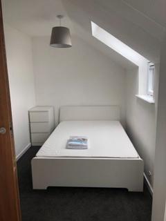2 bedroom flat to rent, Tonnelier Road, Dunkirk NG7
