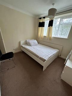 1 bedroom in a house share to rent, HOUSE SHARE- Room Let- Tall Elms Close, Bromley, BR2 0TT