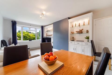196 Fir Tree Road, Epsom, KT17 3NL