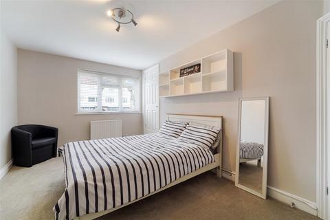 196 Fir Tree Road, Epsom, KT17 3NL