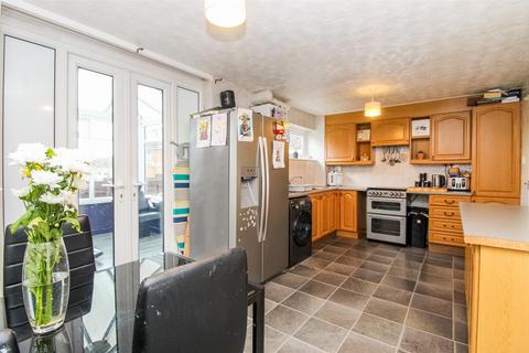 47 Esther Grove, Wakefield, WF2 8EX