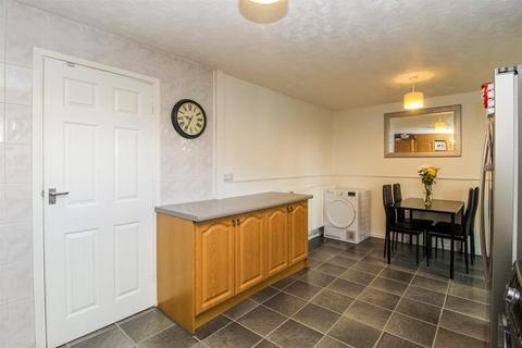 47 Esther Grove, Wakefield, WF2 8EX