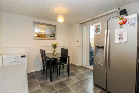 47 Esther Grove, Wakefield, WF2 8EX