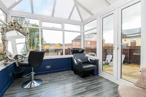 47 Esther Grove, Wakefield, WF2 8EX