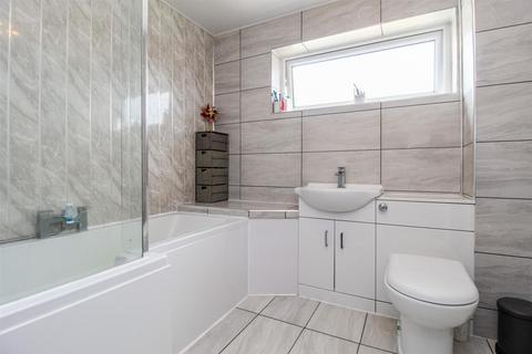 47 Esther Grove, Wakefield, WF2 8EX