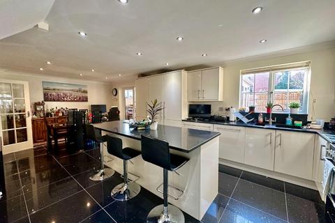 36 Dixon Road, Northampton, NN2 8XE