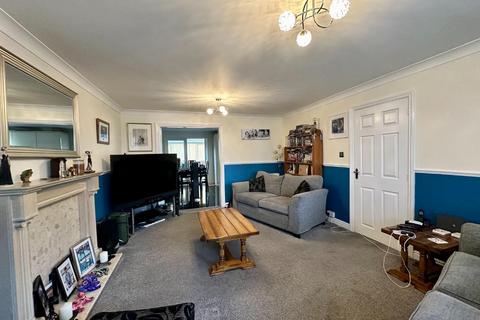 36 Dixon Road, Northampton, NN2 8XE