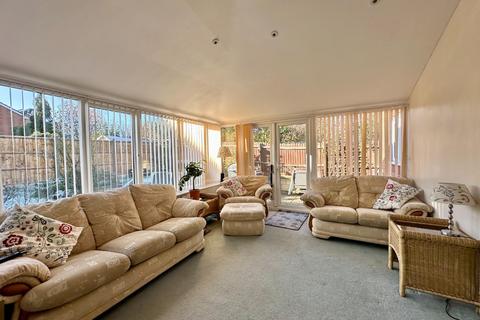 36 Dixon Road, Northampton, NN2 8XE