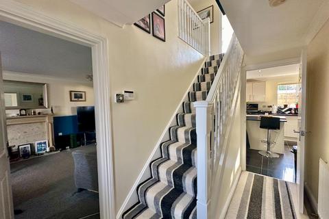 36 Dixon Road, Northampton, NN2 8XE