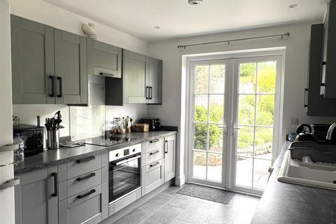 67 Alexandra Road, St Austell, PL25 4QW