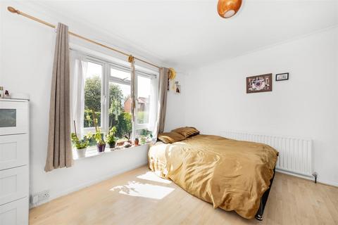 3 bedroom terraced house for sale, Goodenough Close, Coulsdon CR5
