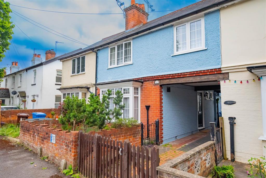Winchester Street, Farnborough 2 bed house for sale £325,000