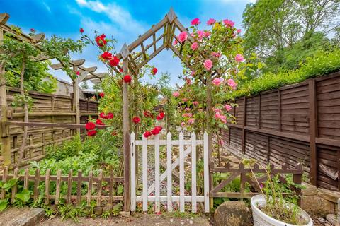 2 bedroom terraced house for sale, Winchester Street, Farnborough