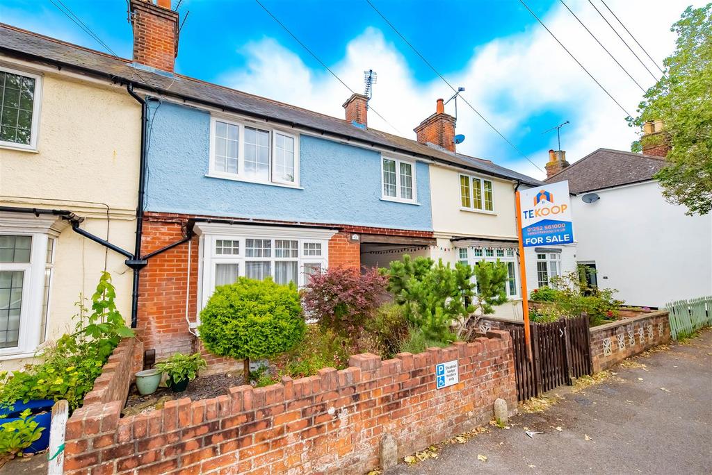 Winchester Street, Farnborough 2 bed terraced house for sale £325,000
