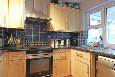 3 bedroom end of terrace house for sale, Kings Mead, South Nutfield, Redhill