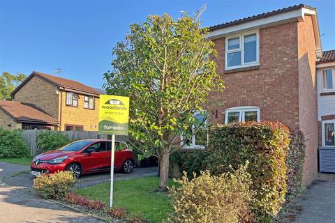 3 bedroom end of terrace house for sale, Kings Mead, South Nutfield, Redhill