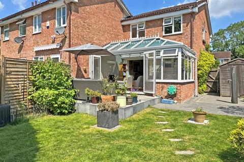 3 bedroom end of terrace house for sale, Kings Mead, South Nutfield, Redhill