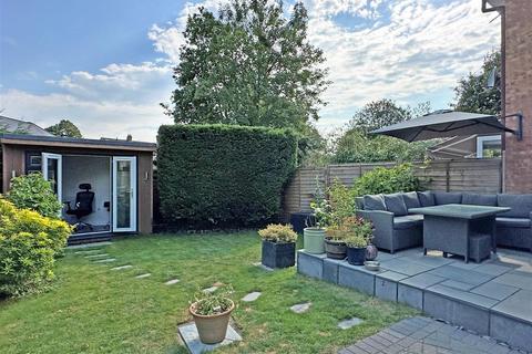 3 bedroom end of terrace house for sale, Kings Mead, South Nutfield, Redhill