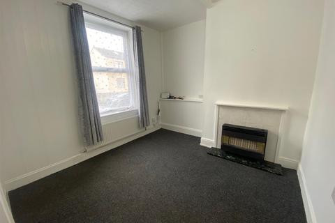2 bedroom terraced house to rent, Cowcliffe Hill Road, Huddersfield