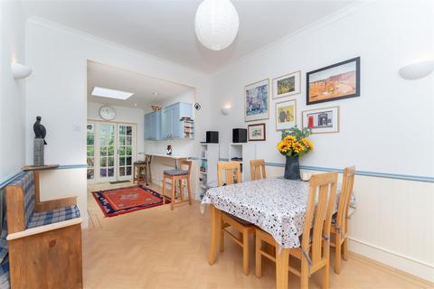 2 Derwent Road, London, W5 4TN