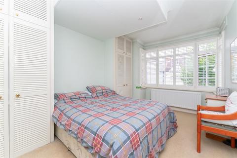 2 Derwent Road, London, W5 4TN