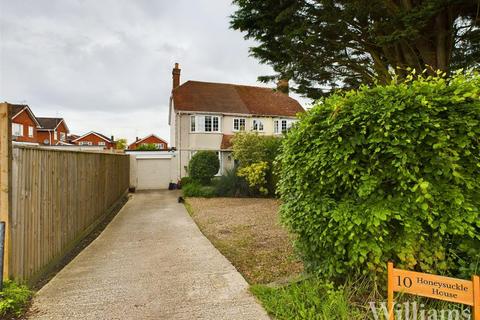 4 bedroom semi-detached house for sale, Oxford Road, Aylesbury HP17