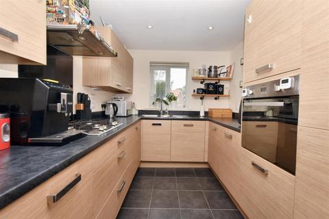 3 bedroom terraced house for sale, Weavers Close, Eastbourne