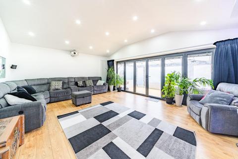 19 Bishops Road, Cleeve, Bristol, BS49 4NQ