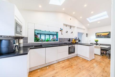 19 Bishops Road, Cleeve, Bristol, BS49 4NQ