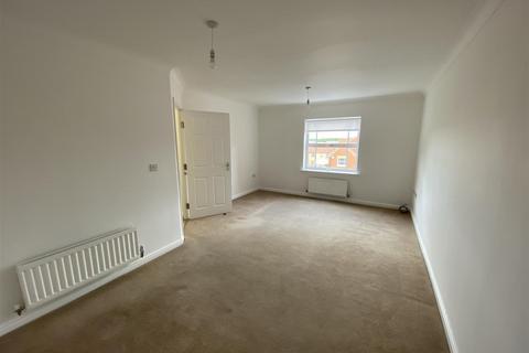 2 bedroom flat to rent, Fenwick Close, Backworth, Newcastle Upon Tyne