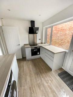 2 bedroom terraced house to rent, Buckden Close, Warwick