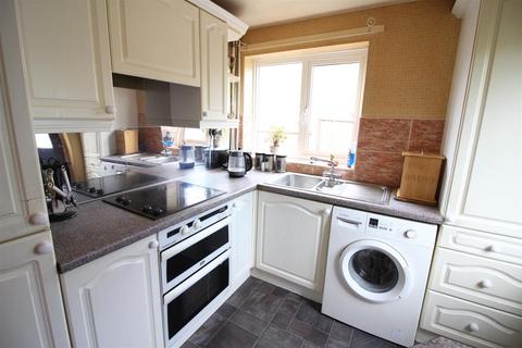 3 bedroom semi-detached house for sale, Fairburn Drive, Leeds LS25