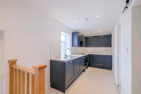 2 bedroom cottage to rent, Bramley Lane, Halifax
