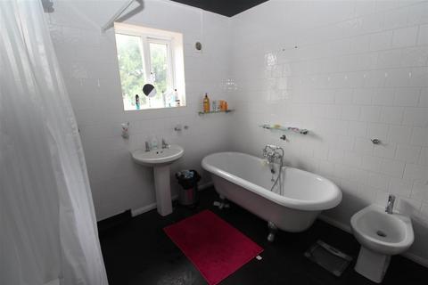 1 bedroom in a house share to rent, Groby Road, Leicester