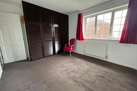 9 Wardell Close, London, NW7 2LG