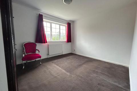 9 Wardell Close, London, NW7 2LG